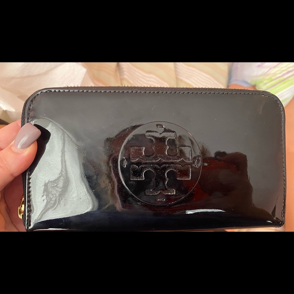 Tory Burch patent leather wallet